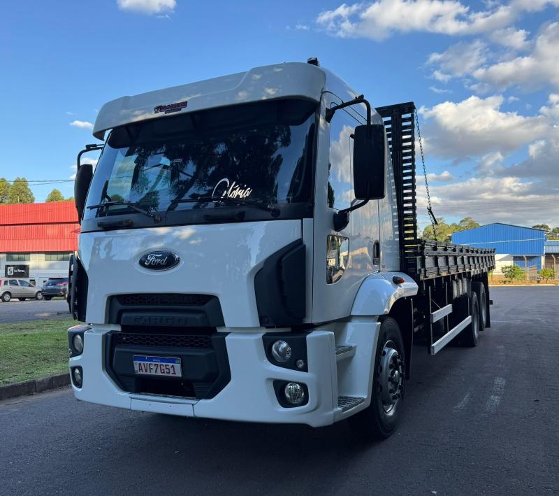 FORD/CARGO 2422 ANO 2012 TRUCK CABINE LEITO COM AR COND. COMPLETO