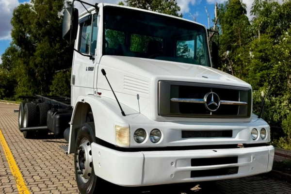 Caminhão Mercedes-Benz 1620 2008