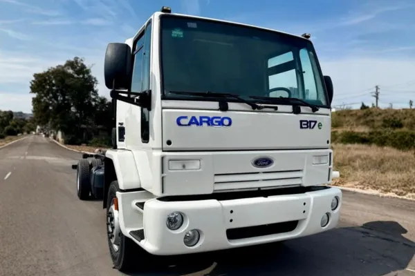ford-cargo-1317-ano-2010 1