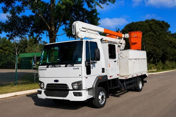 Ford Cargo 1119 ano 2017 caminhão seminovo à venda