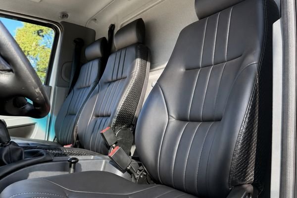 Mercedes-Benz Accelo 1016 ano 2013 caminhão seminovo à venda