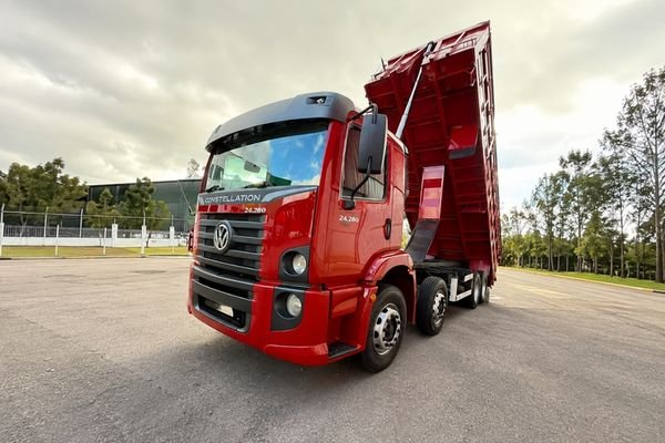 Volkswagen 24.280 manual equipado com caçamba agrícola à venda