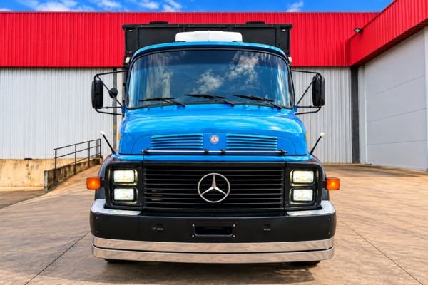 Mercedes-Benz 1113 1986 vista frontal