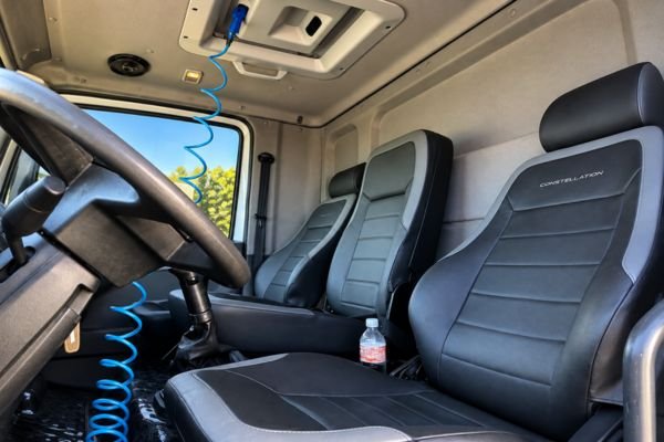 Interior da cabine Volkswagen 17.230 Toco 2020
